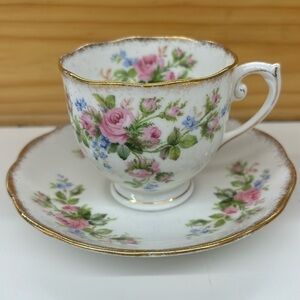 Roslyn Fine Bone China England Moss Rose Footed Cup/Saucer Vintage